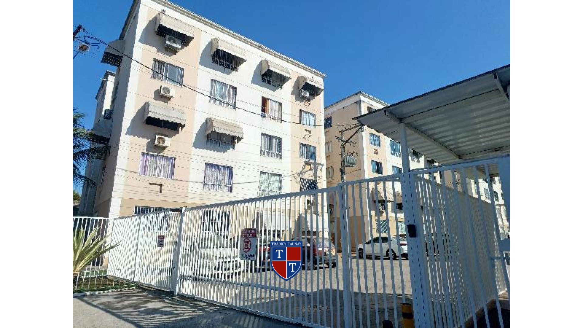 APARTAMENTO em COLUBANDE