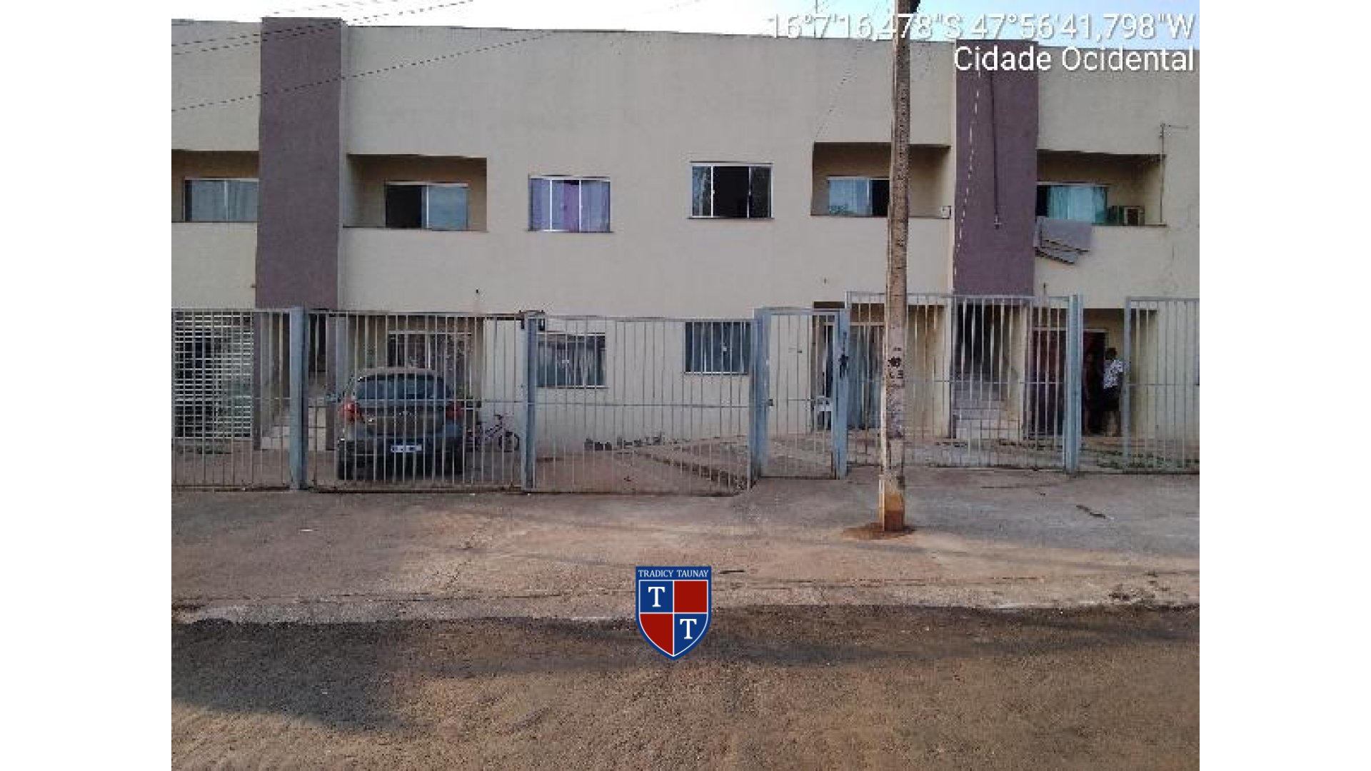 APARTAMENTO em PARQUE NAPOLIS B