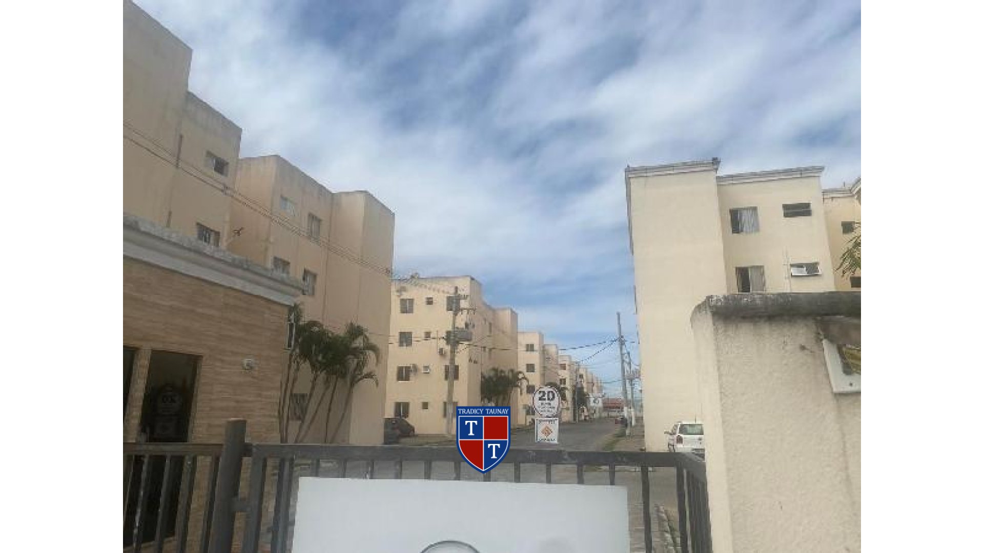 APARTAMENTO em PARQUE JOQUEI CLUB