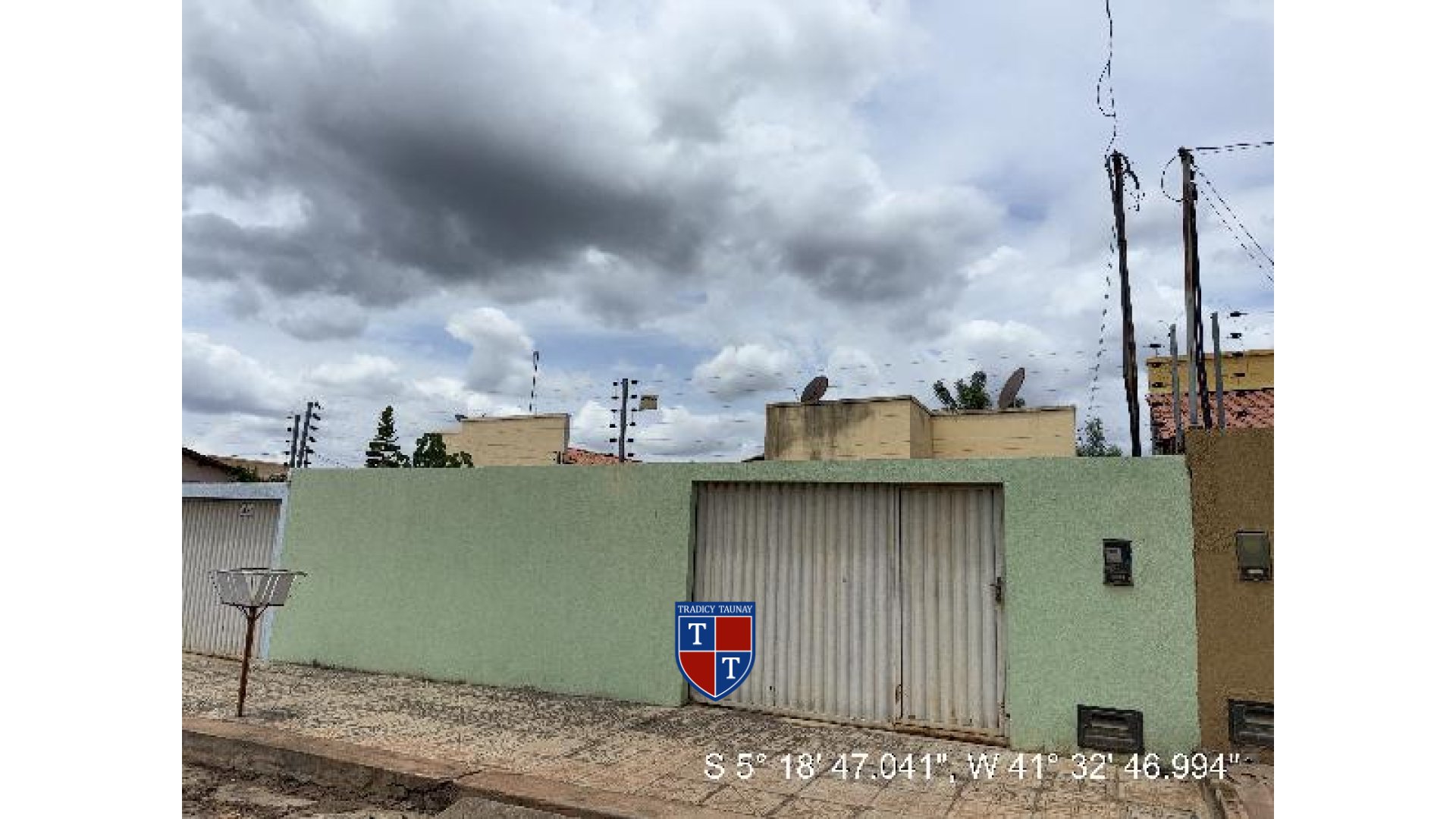 Foto 1 de CASA em LOT CEMIL / COHAB - Imóvel Retomado Caixa