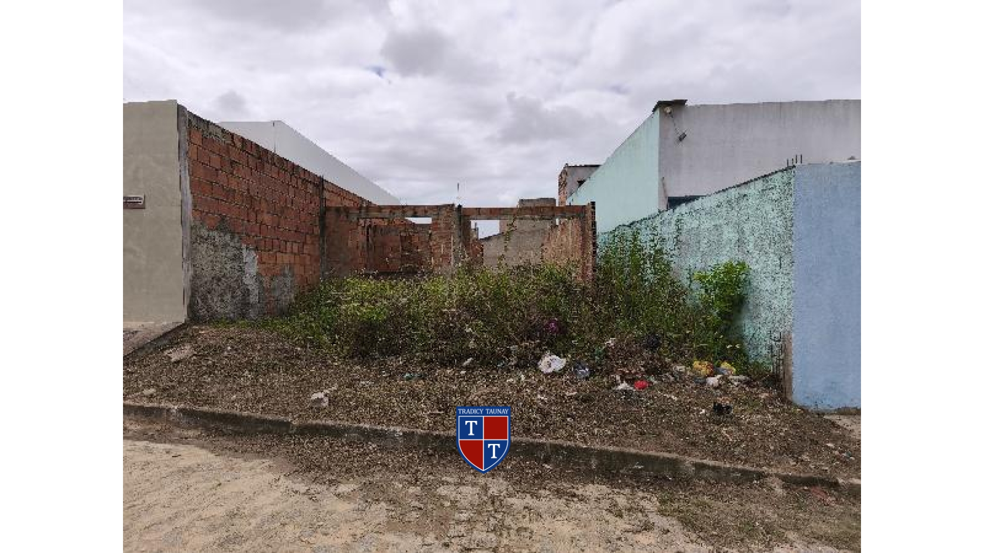 TERRENO em MADRE PAULINA