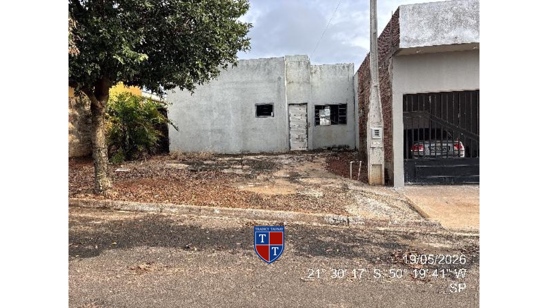 Foto 1 de CASA em RESIDENCIAL MONTE LIBANO - Imóvel Retomado Caixa