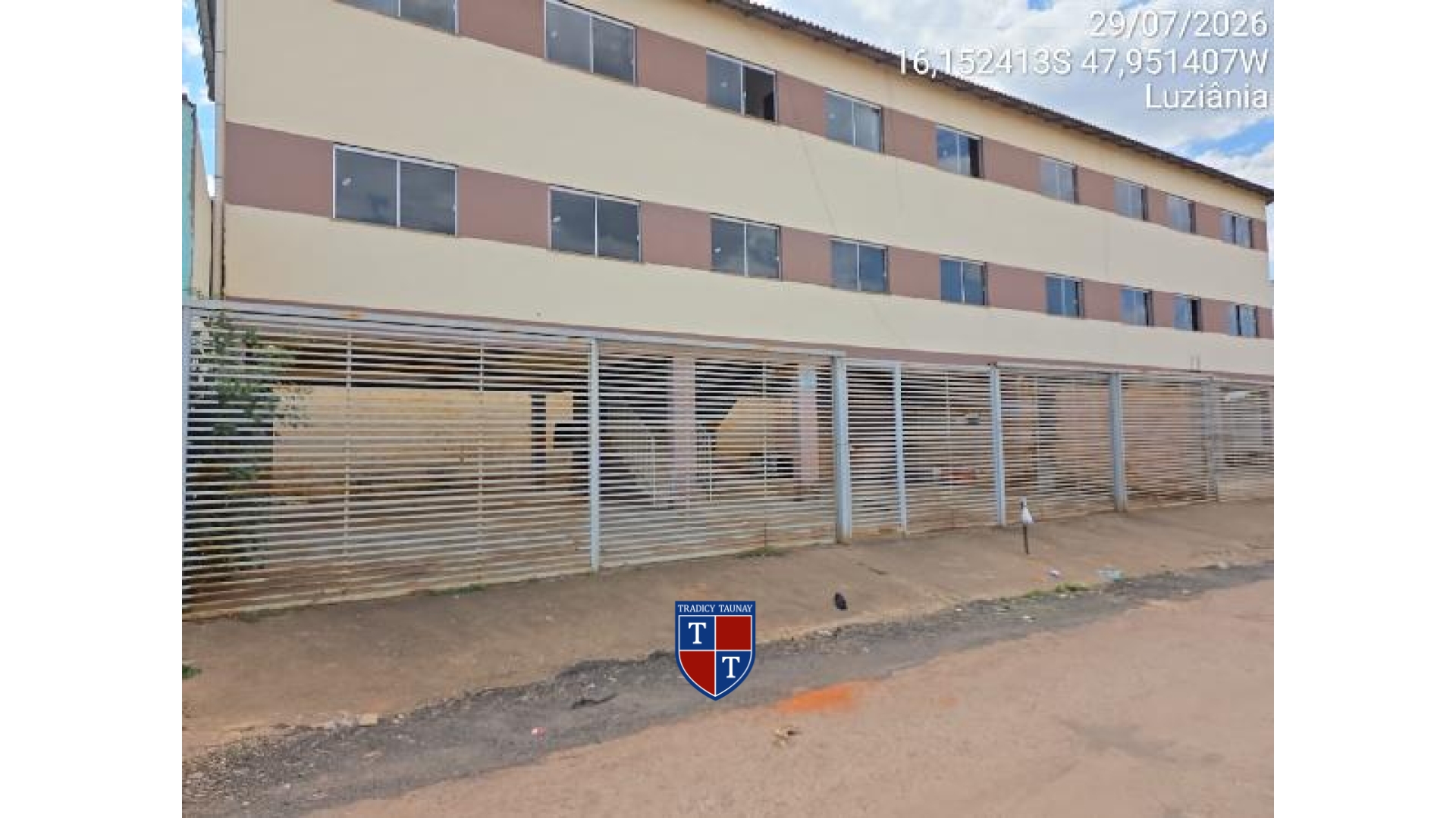 APARTAMENTO em PARQUE ESTRELA DALVA IX