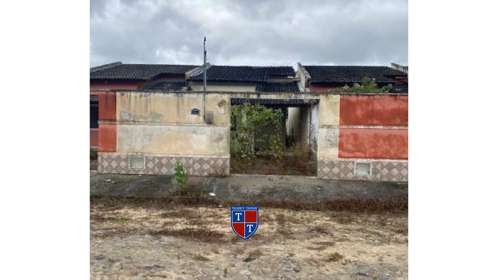 CASA em PEDRA BRANCA