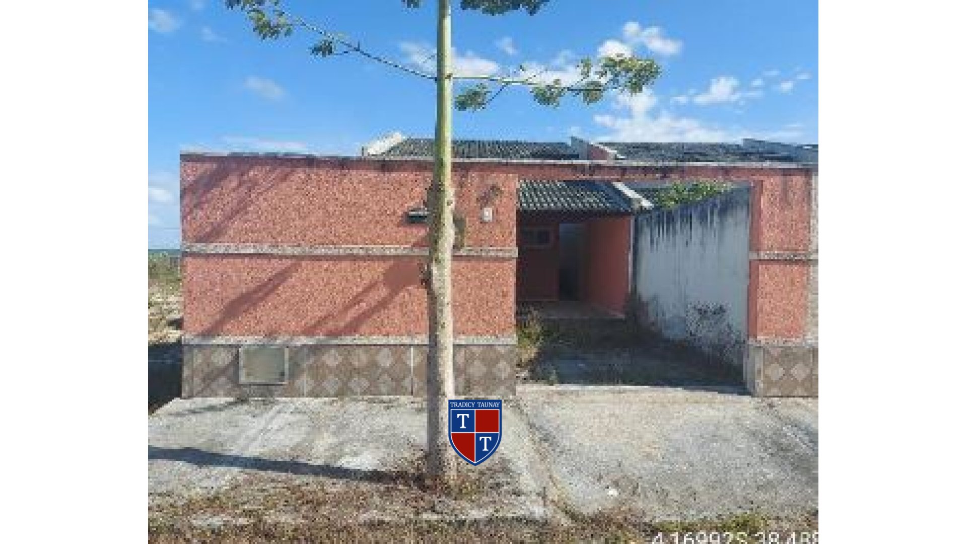 CASA em PEDRA BRANCA