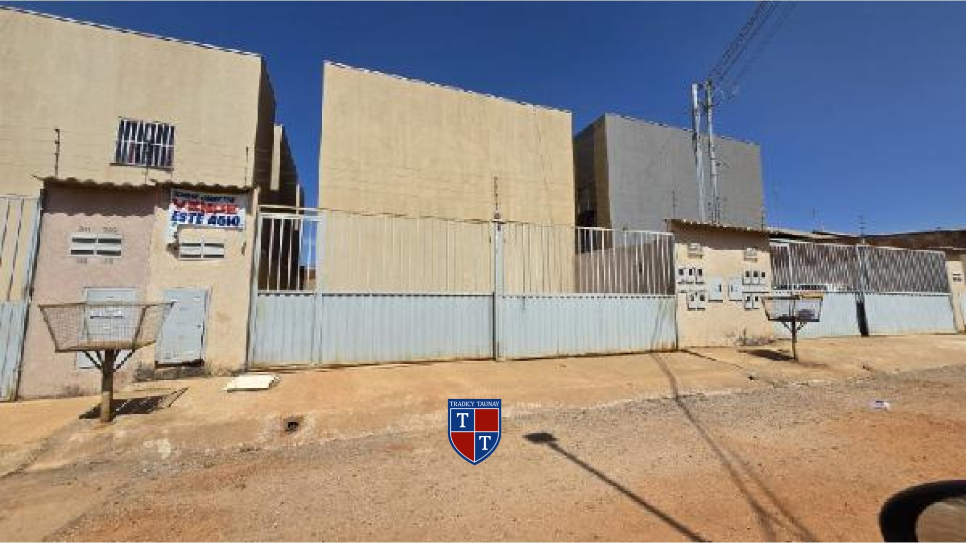 Foto 1 de APARTAMENTO em CHACARAS COIMBRA - Imóvel Retomado Caixa