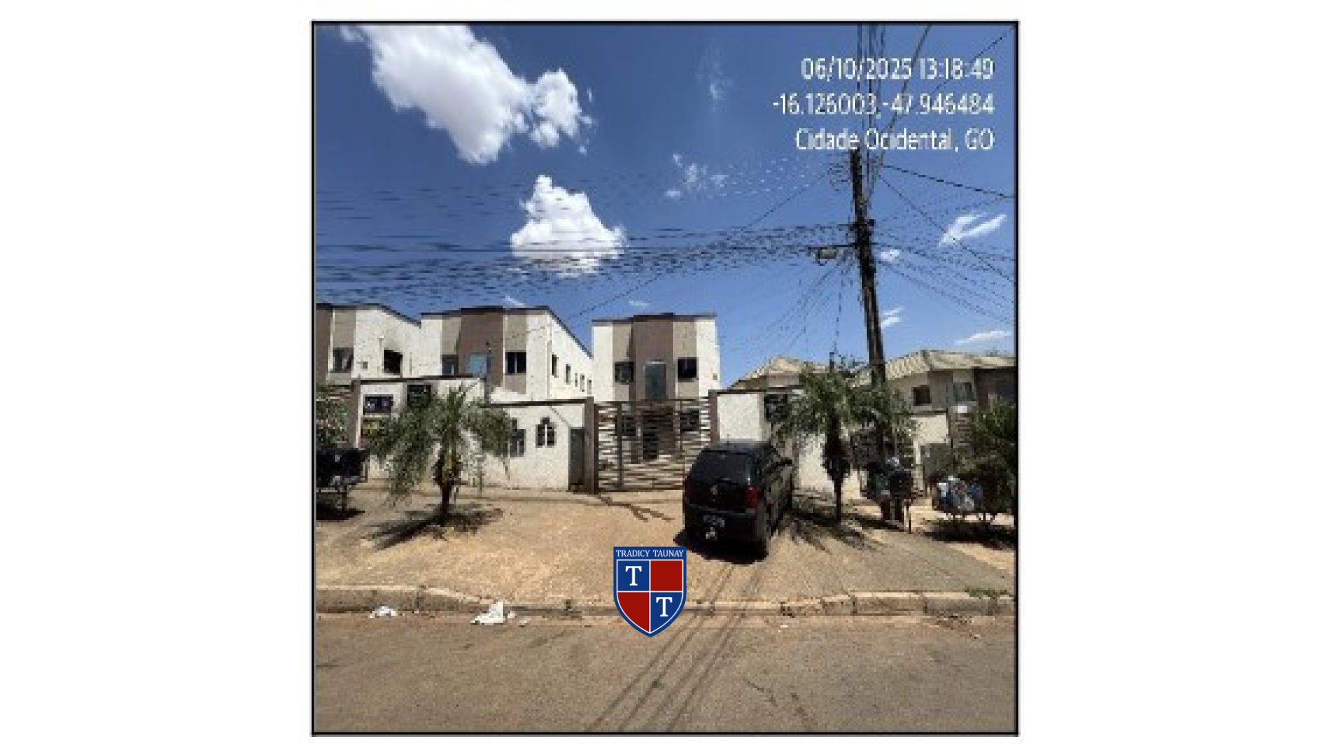 APARTAMENTO em PARQUE NAPOLIS B