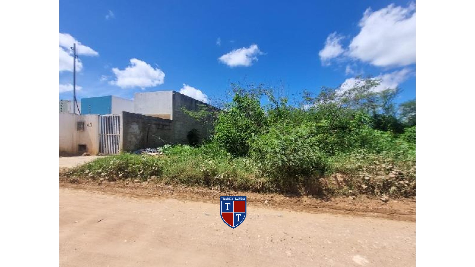 Foto 1 de TERRENO em JD GUAJARA MIRIM - Imóvel Retomado Caixa