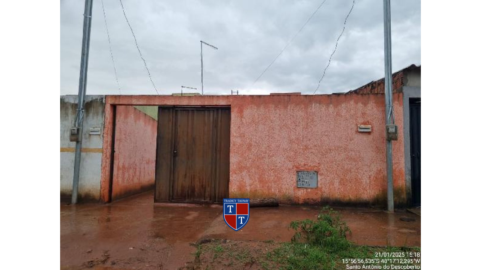Foto 1 de CASA em FAZENDA CAPOEIRINHA - Imóvel Retomado Caixa