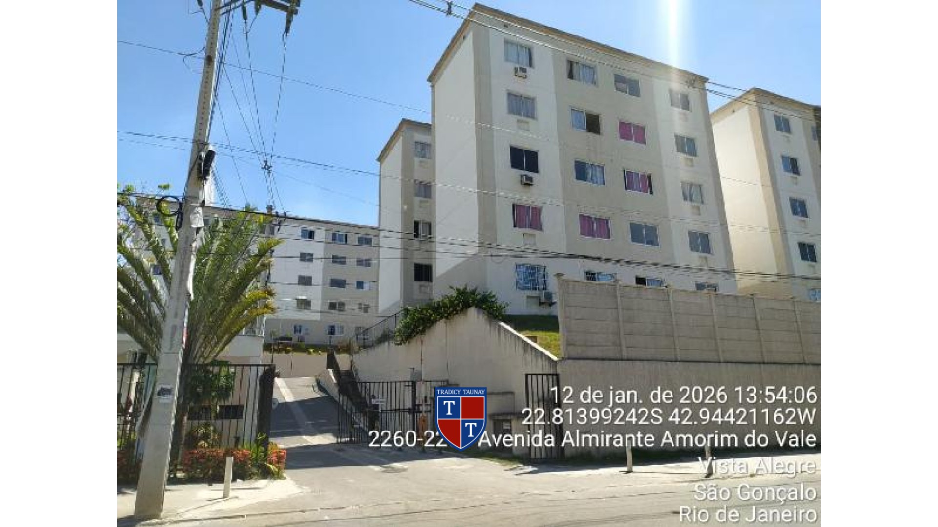 Foto 1 de APARTAMENTO em MONJOLOS - Imóvel Retomado Caixa