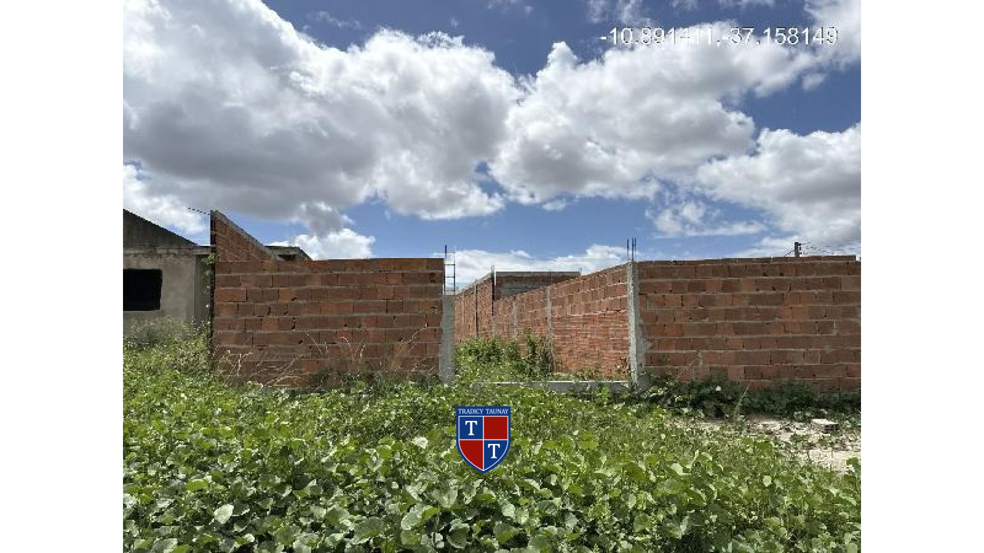 Foto 1 de TERRENO em COMPEXO JARDIM - Imóvel Retomado Caixa