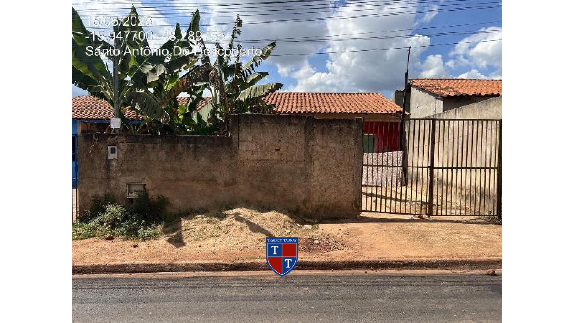Foto 1 de CASA em FAZENDA CAPOEIRINHA - Imóvel Retomado Caixa