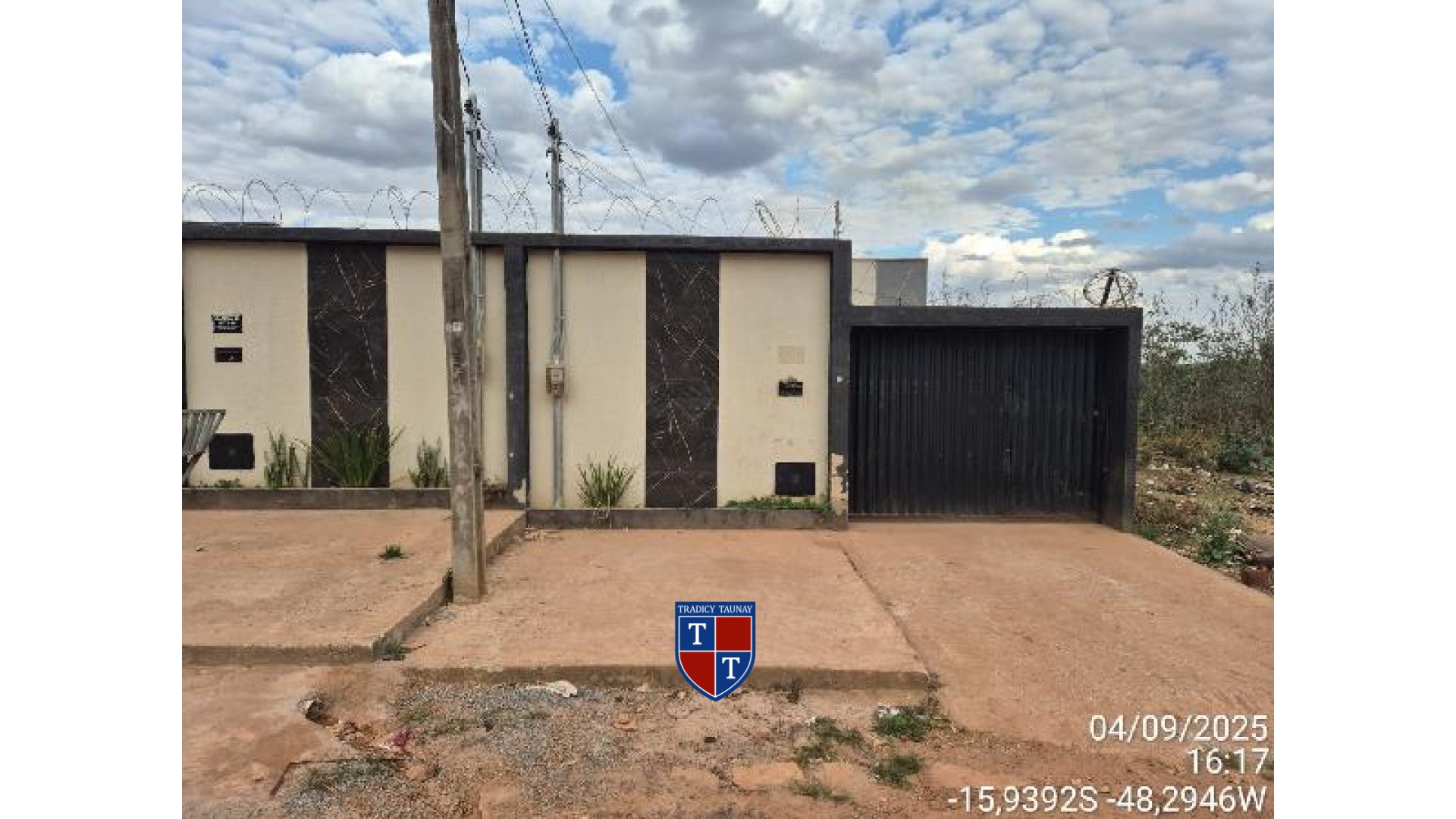 Foto 1 de CASA em PARQUE SANTO ANTONIO - Imóvel Retomado Caixa