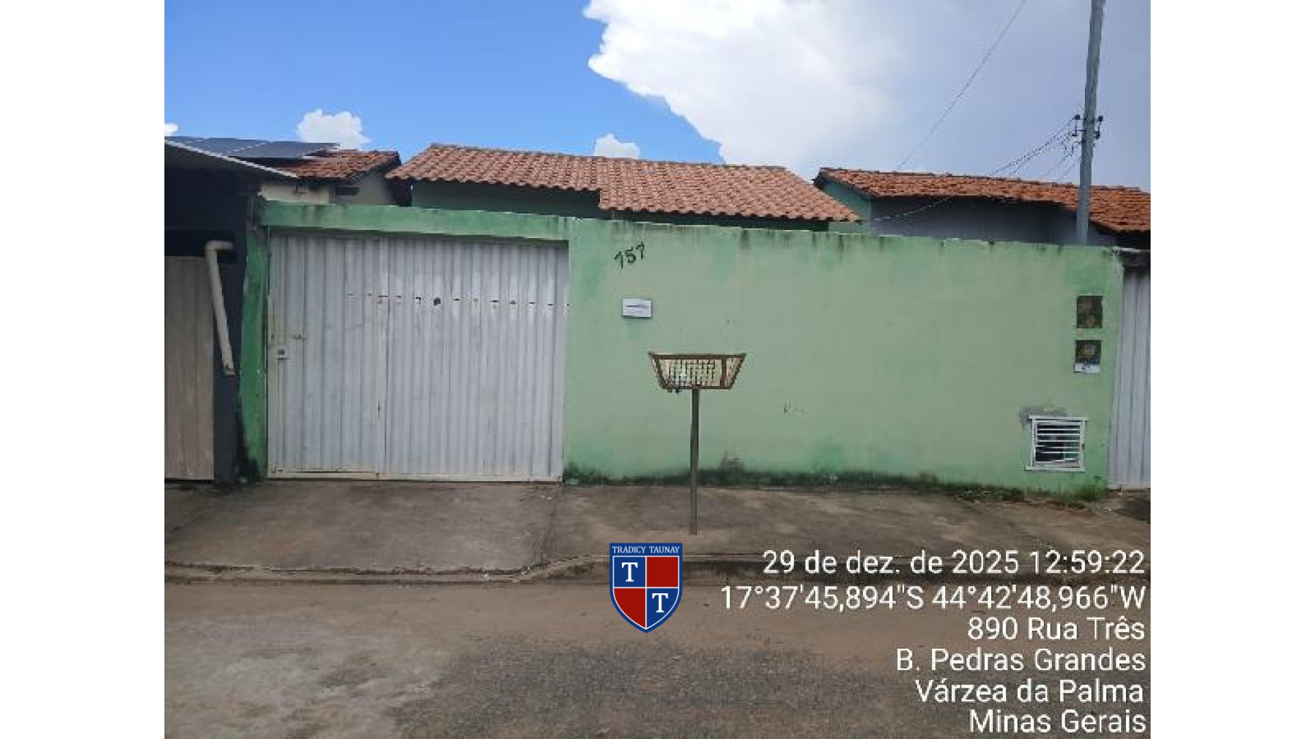 Foto 1 de CASA em BAIRRO PEDRAS GRANDE - Imóvel Retomado Caixa