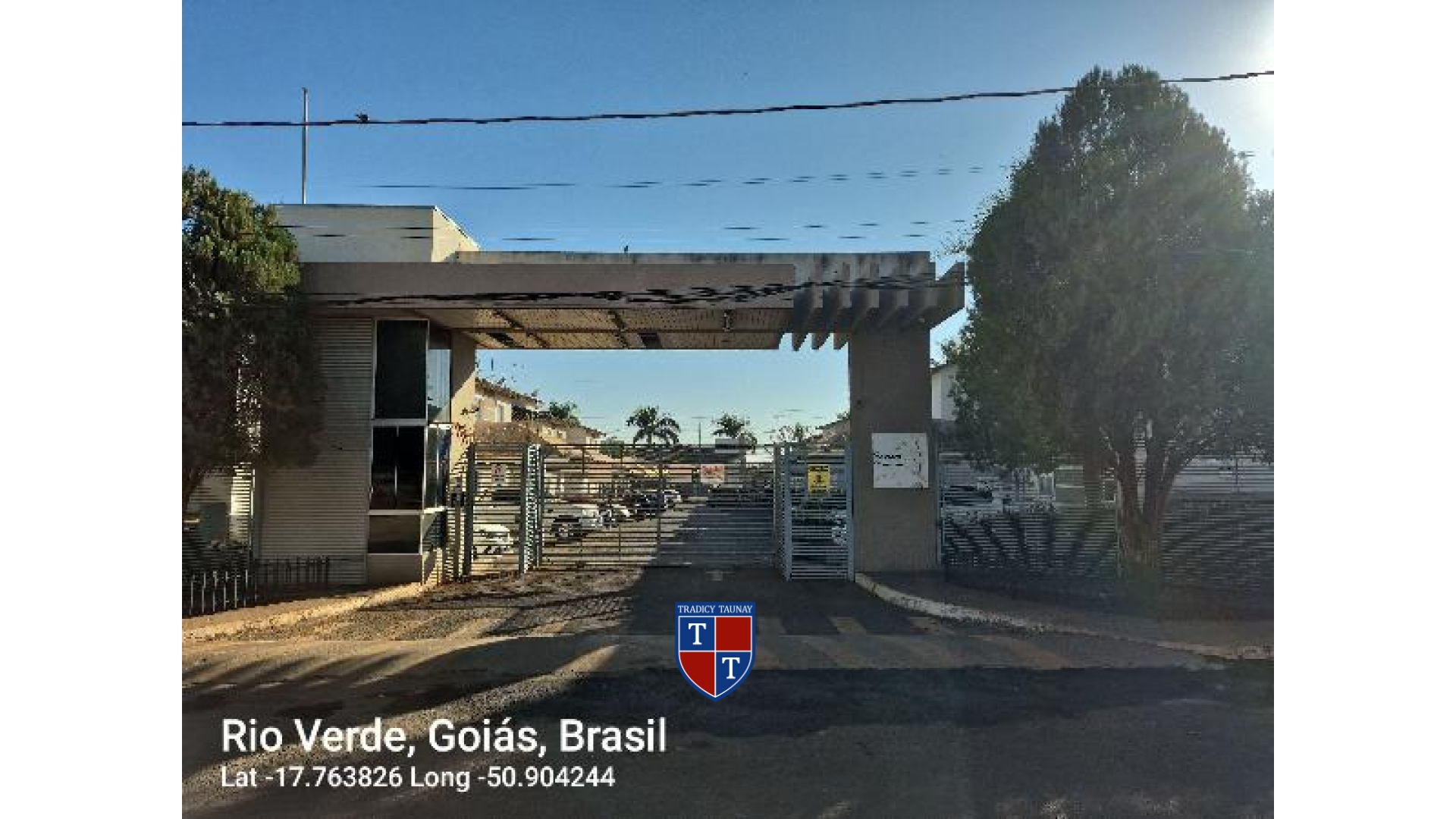 APARTAMENTO em RESIDENCIAL VENEZA