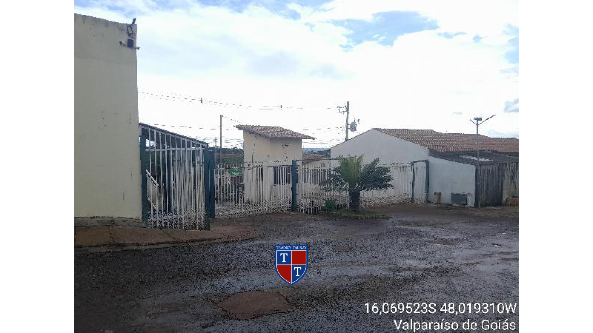 Foto 1 de CASA em FAZENDA SANTA MARIA - Imóvel Retomado Caixa