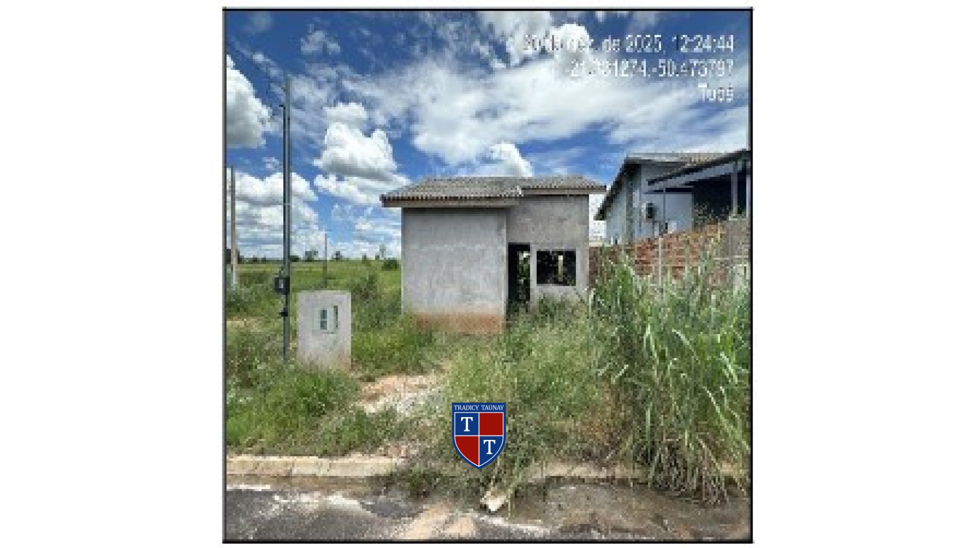 Foto 1 de CASA em RESIDENCIAL PARQUE DOS ANTURIOS - Imóvel Retomado Caixa