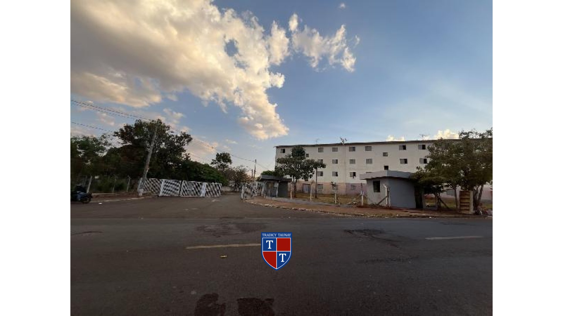 APARTAMENTO em PARQUE DOS PINUS