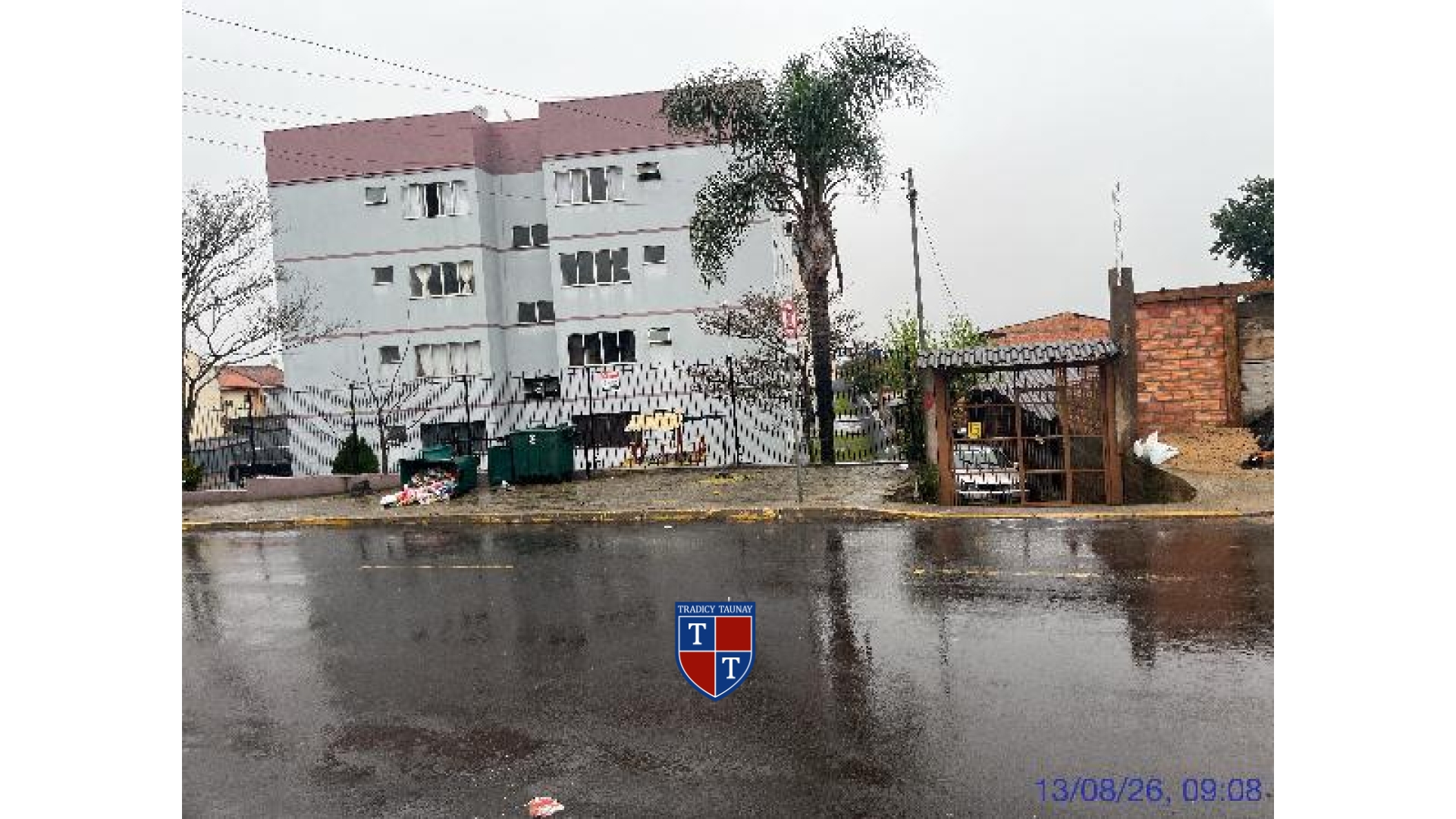 APARTAMENTO em SANTA CRUZ