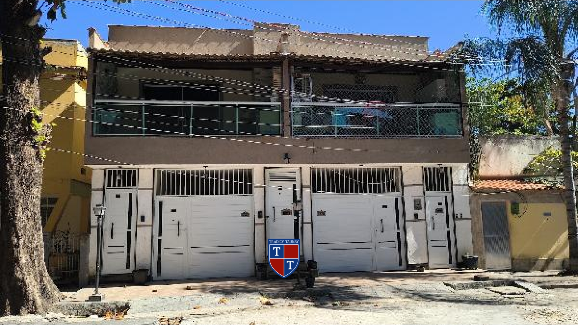 APARTAMENTO em CENTRO