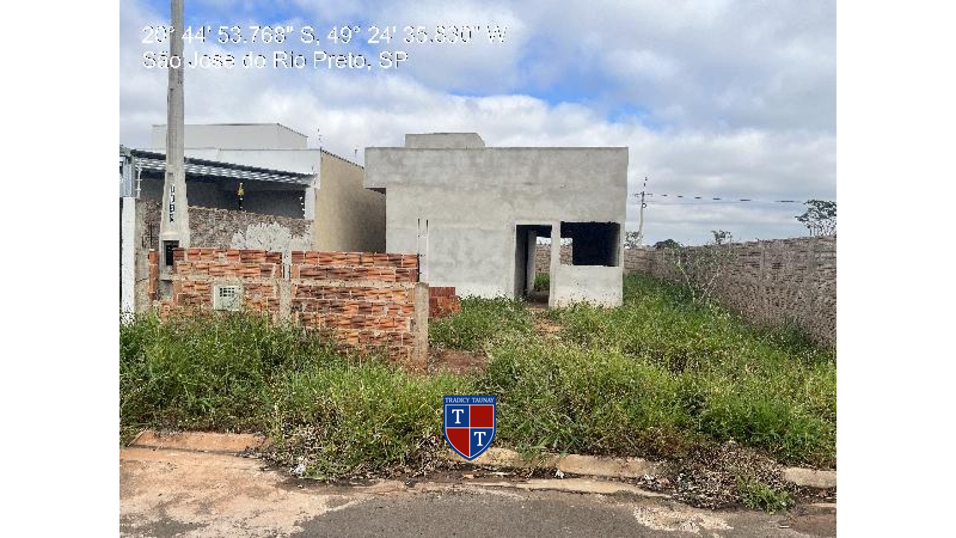 CASA em JARDIM DAS OLIVEIRAS