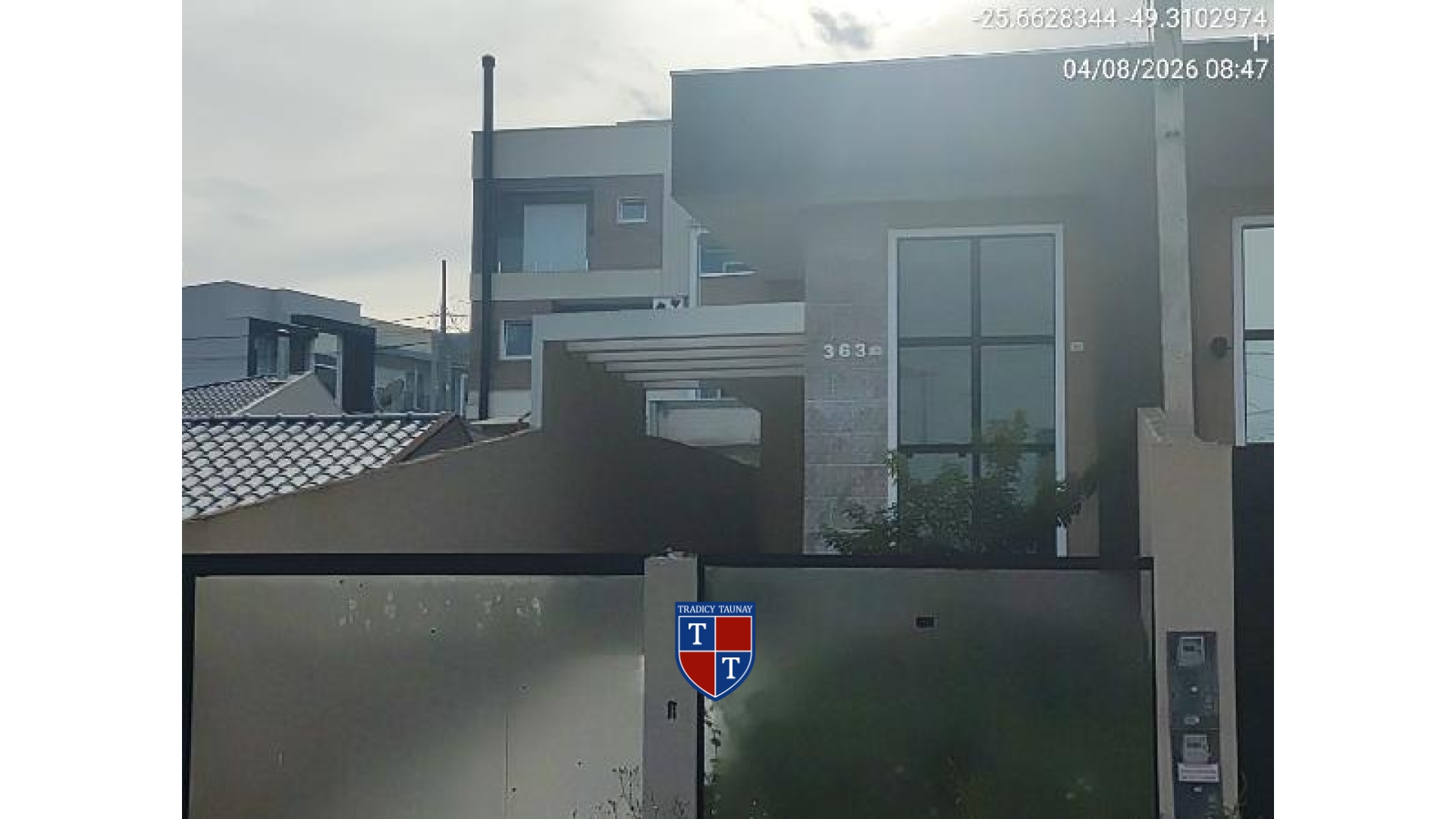 CASA em GRALHA AZUL
