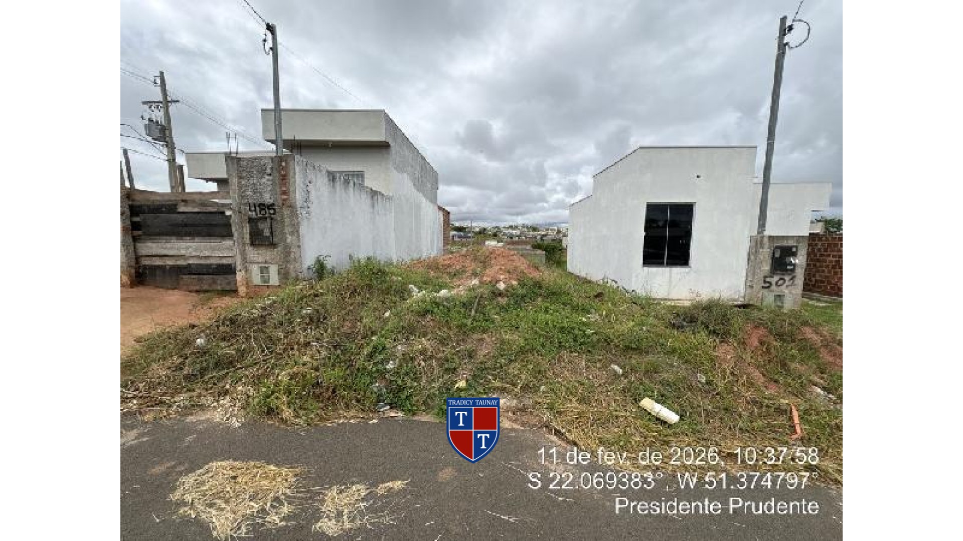TERRENO em RES ALTA VISTA I