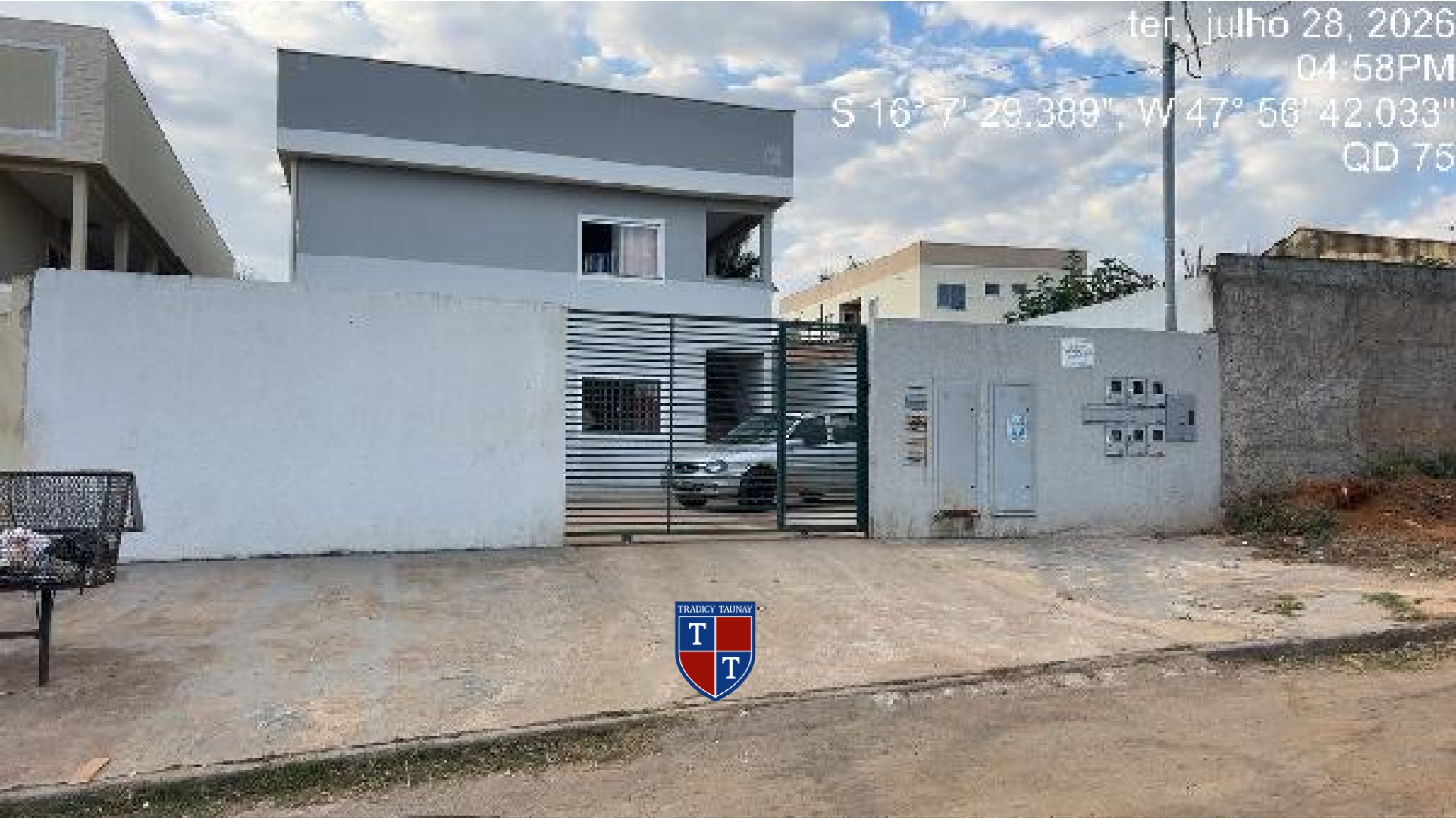 APARTAMENTO em PARQUE NAPOLIS B