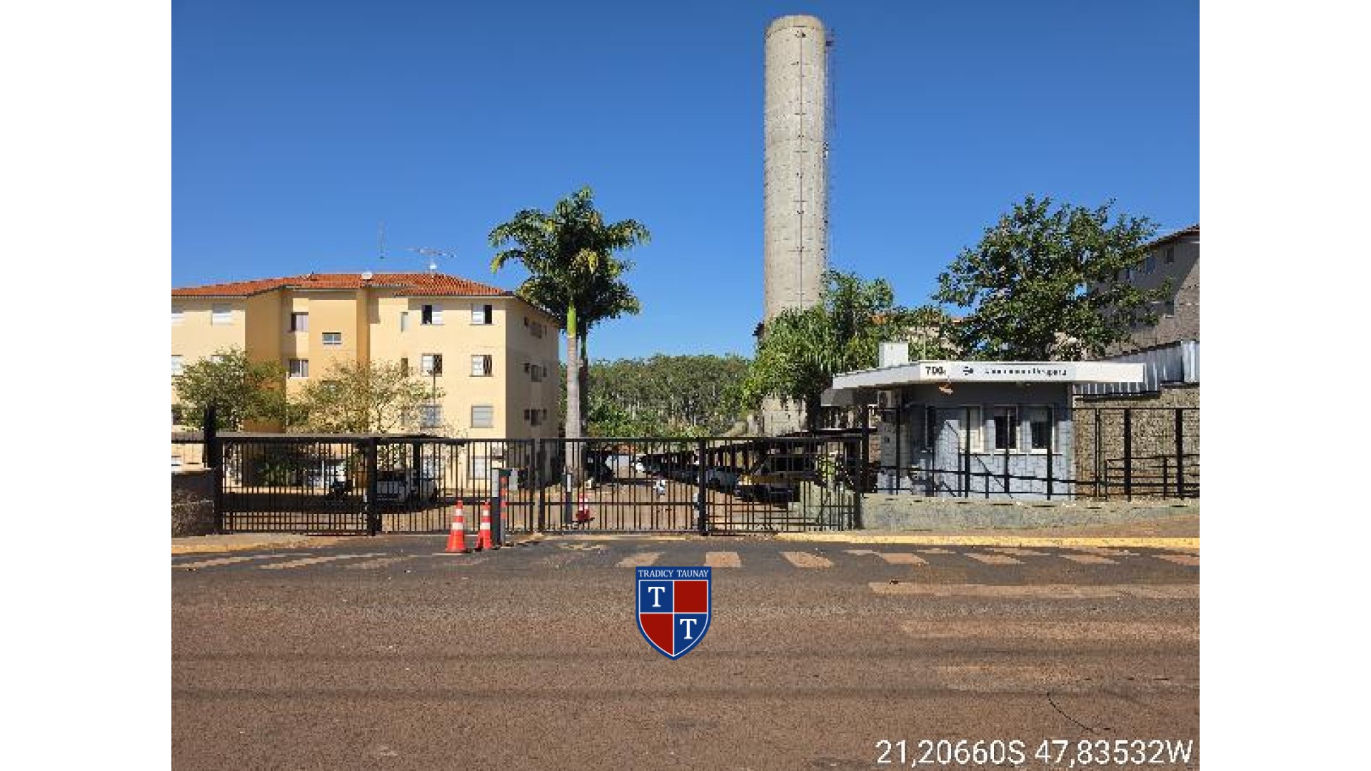 Foto 1 de APARTAMENTO em CONDOMINIO UIRAPURU - Imóvel Retomado Caixa