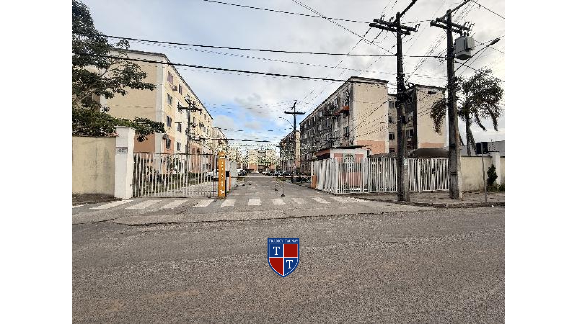 APARTAMENTO em JARDIM LIMOEIRO