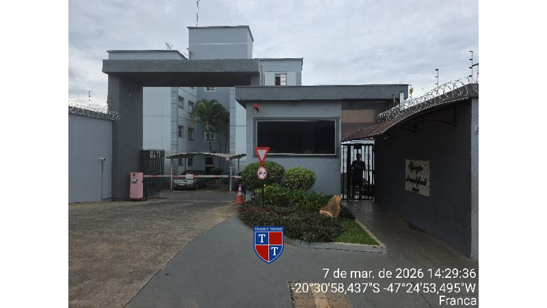 Foto 1 de APARTAMENTO em JARDIM GUANABARA - Imóvel Retomado Caixa