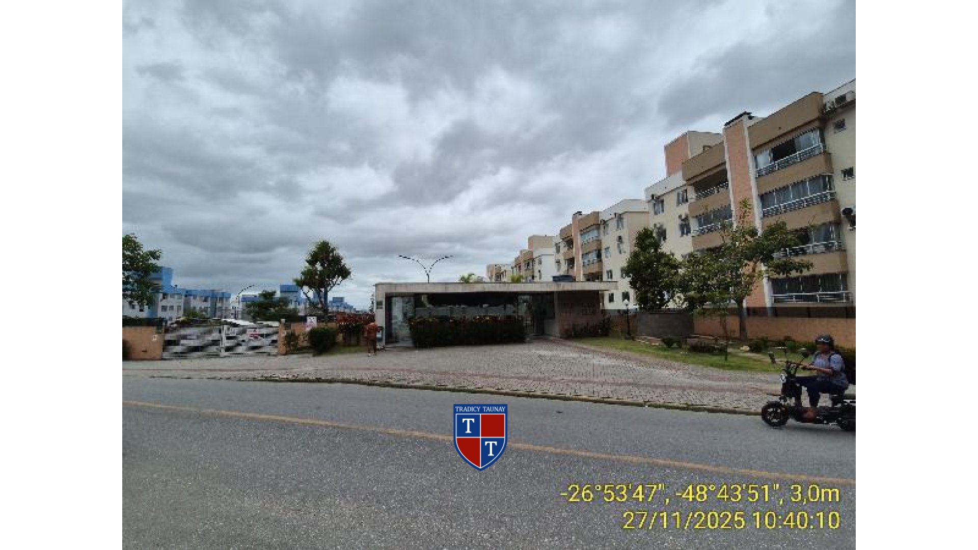 Foto 1 de APARTAMENTO em ESPINHEIROS - Imóvel Retomado Caixa