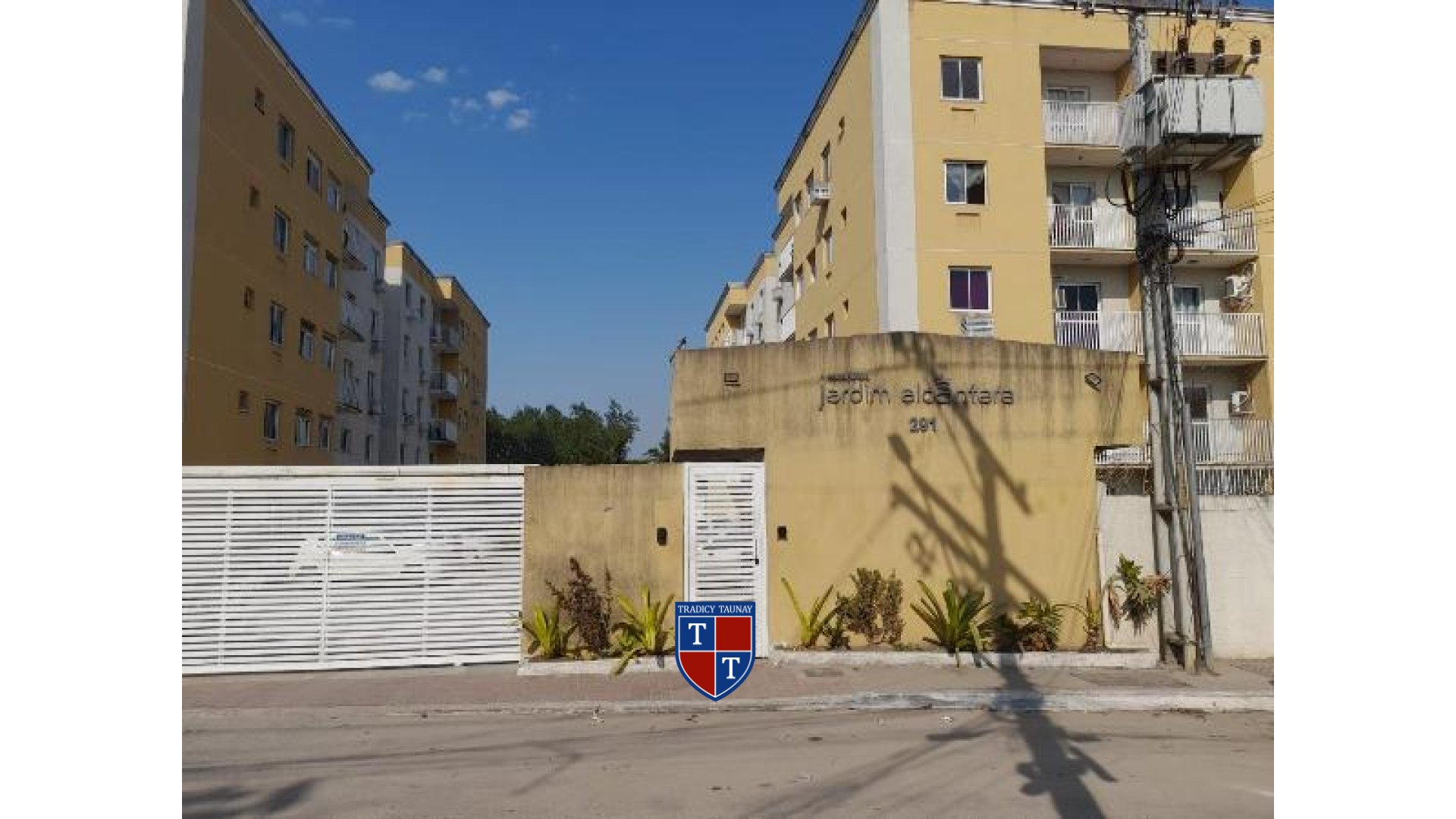APARTAMENTO em SANTA LUZIA