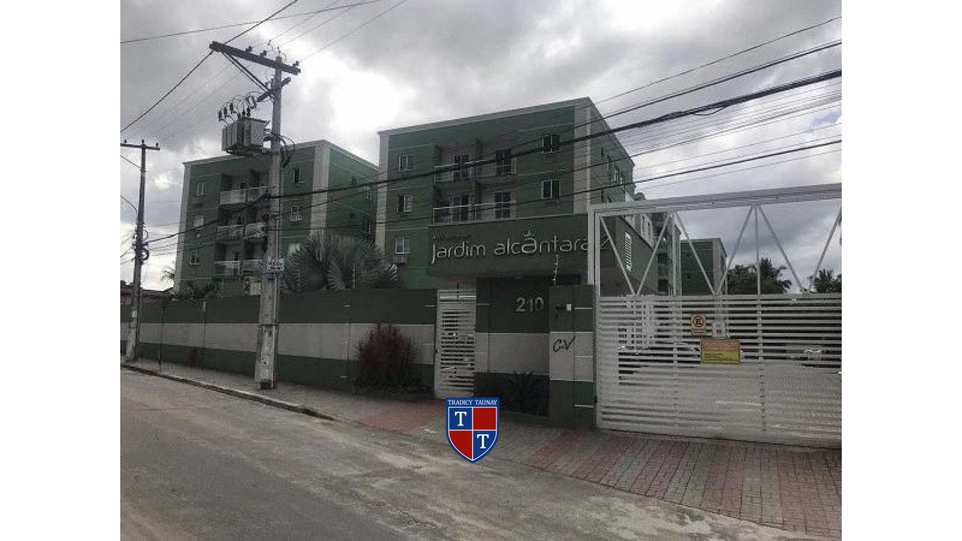 APARTAMENTO em SANTA LUZIA