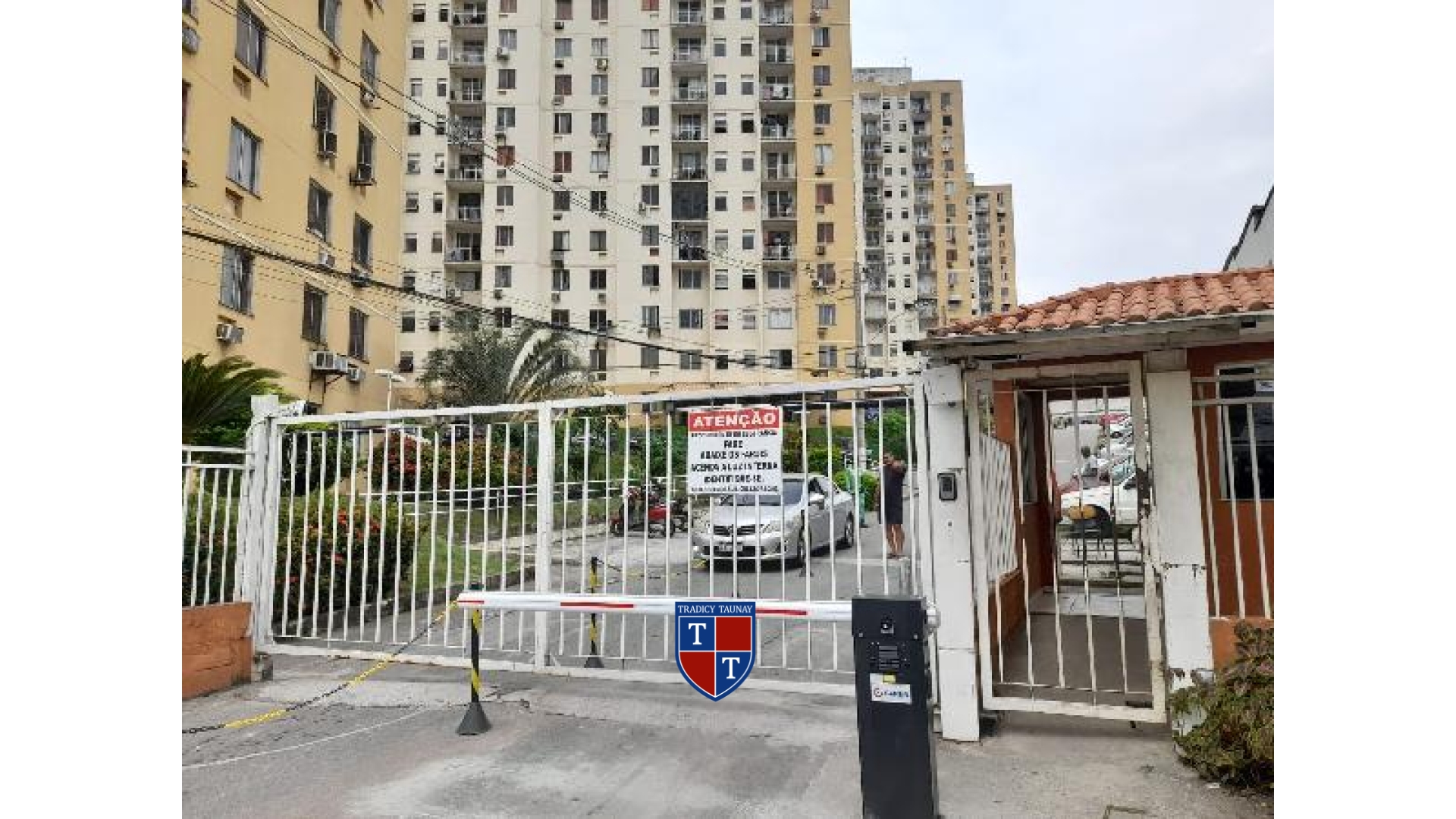 APARTAMENTO em CENTRO