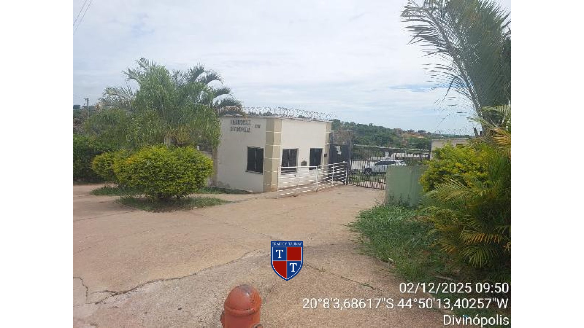 Foto 1 de APARTAMENTO em FAZENDA GAFANHOTO - Imóvel Retomado Caixa