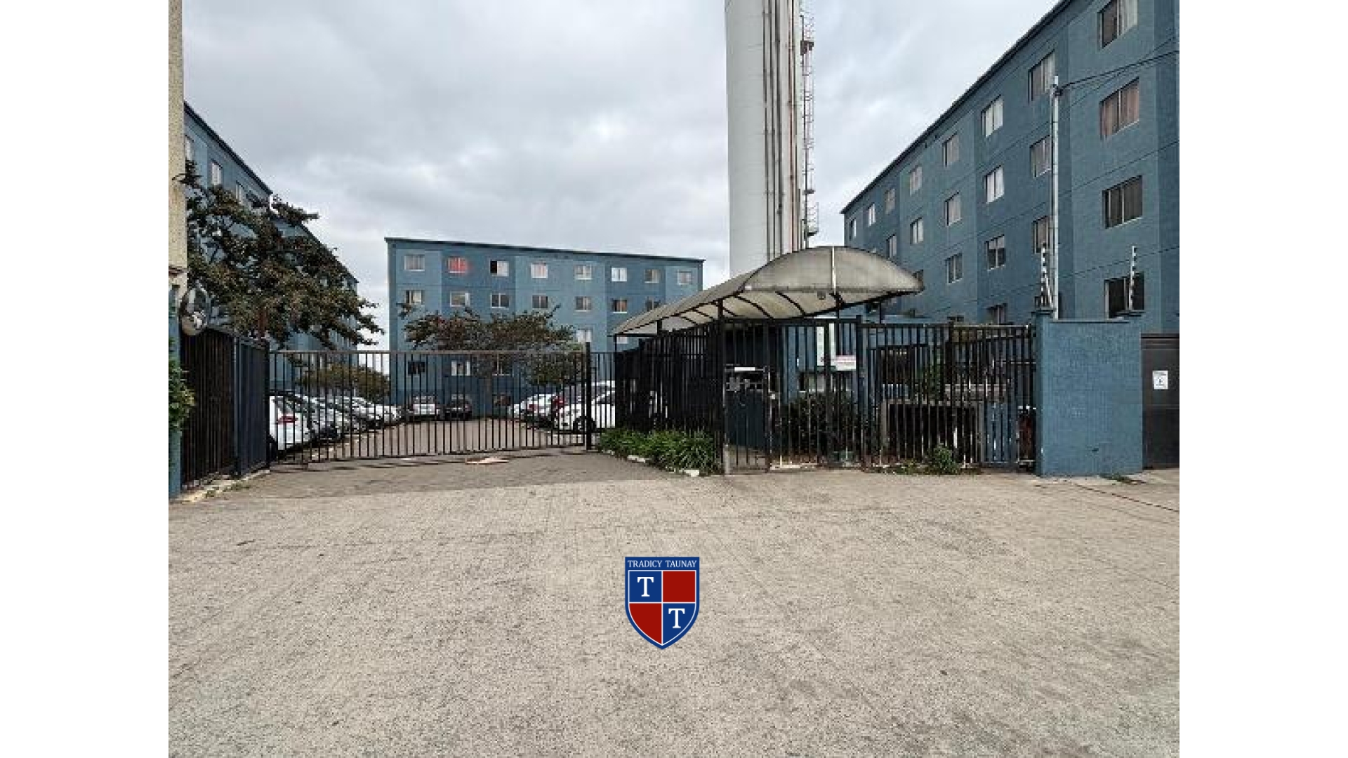 APARTAMENTO em DISTRITO GUAINAZES