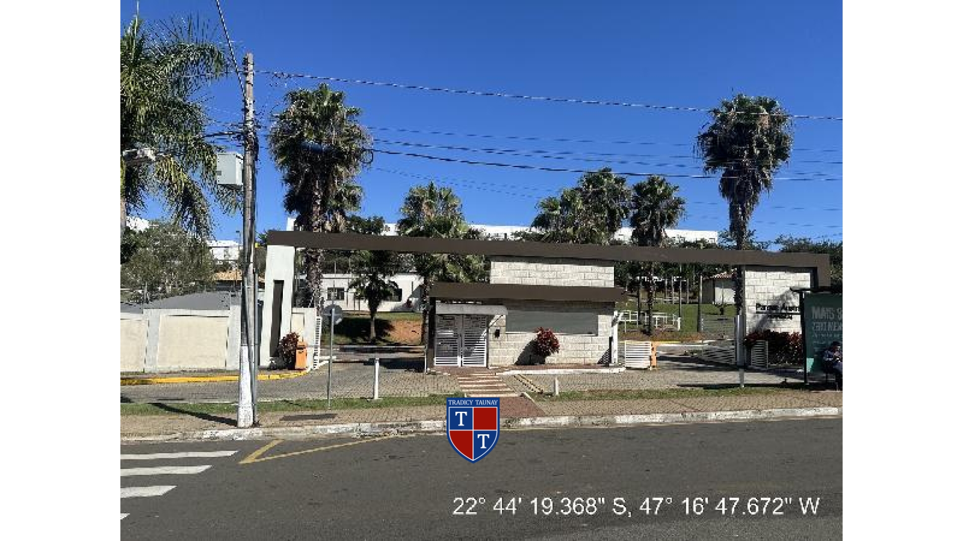 APARTAMENTO em JARDIM BERTONI