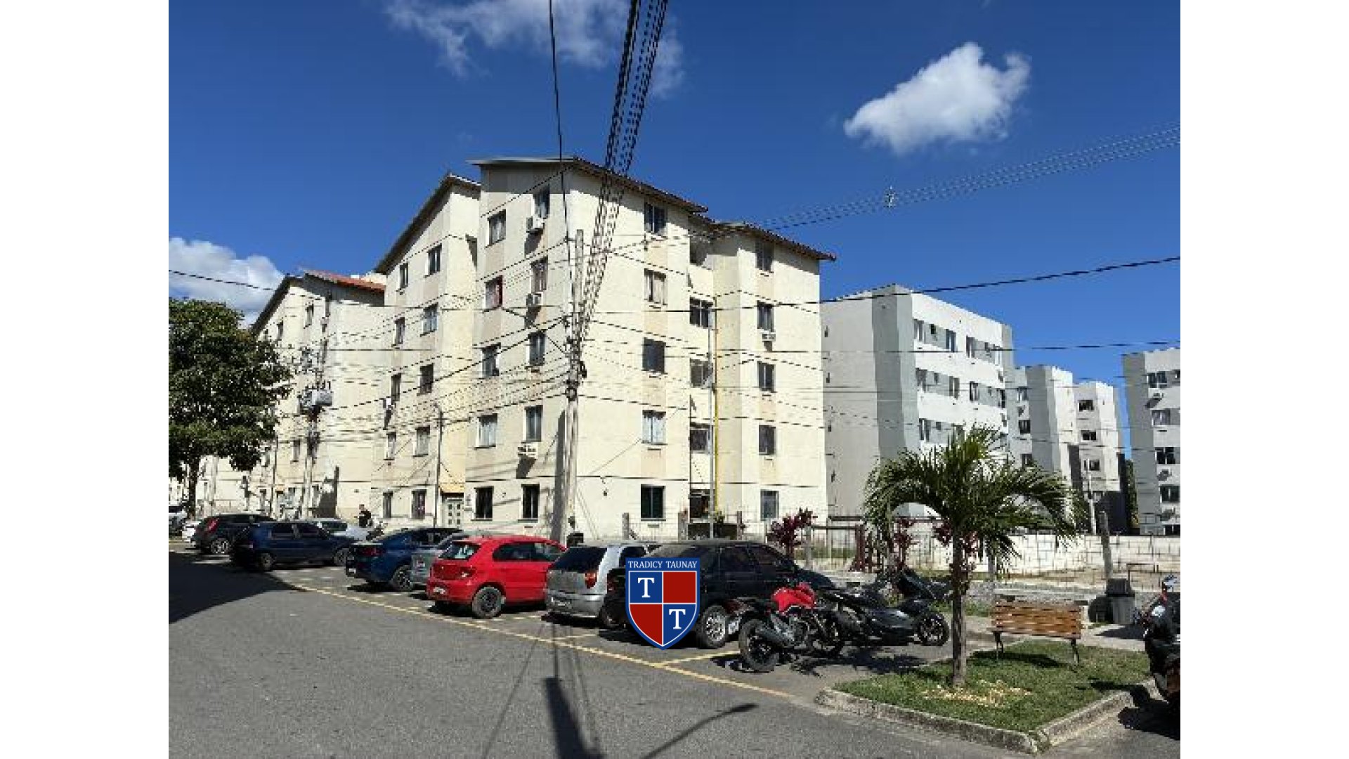 APARTAMENTO em SANTA CRUZ