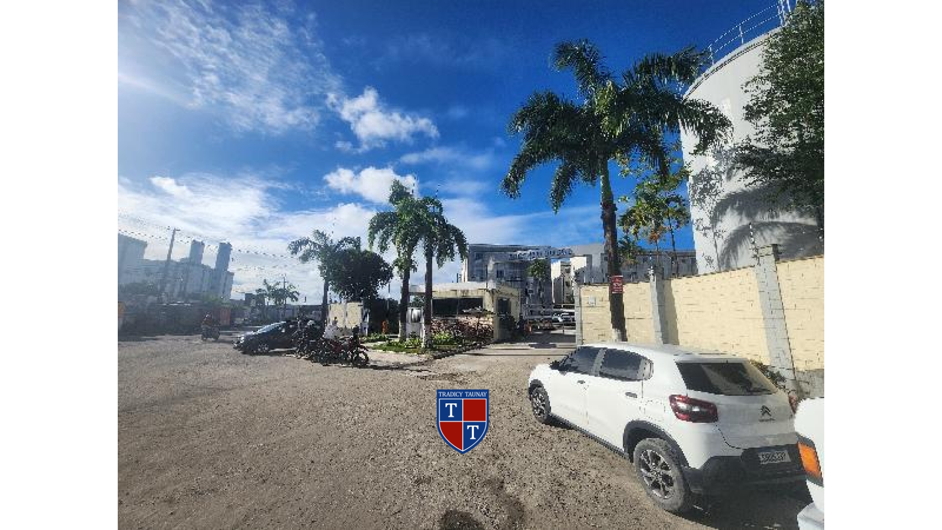 APARTAMENTO em CANDEIAS
