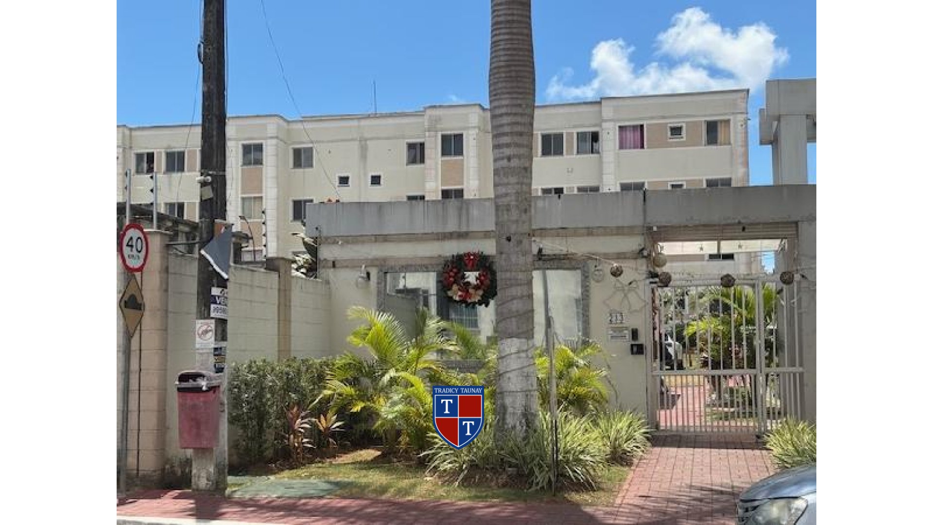 APARTAMENTO em CANDEIAS