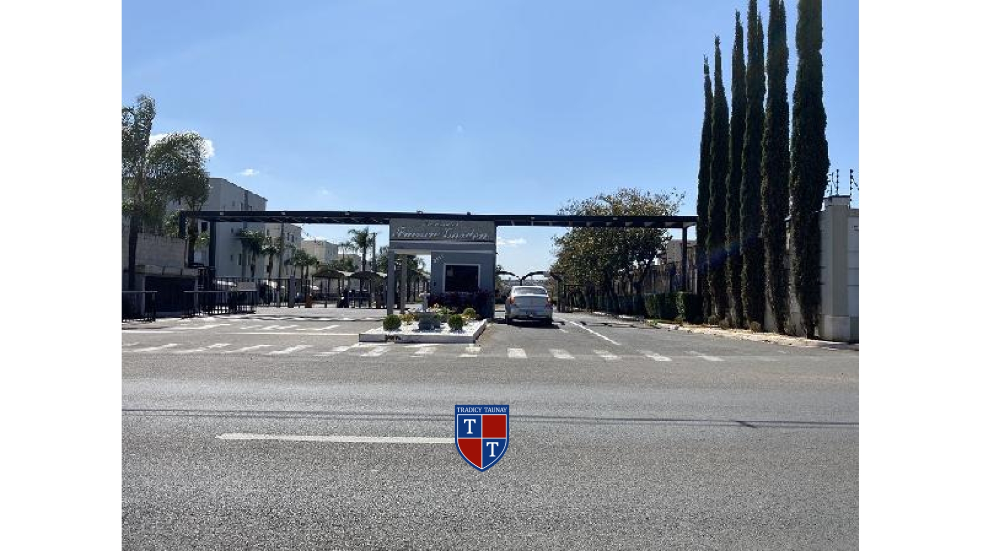 APARTAMENTO em VILA SANTA CRUZ