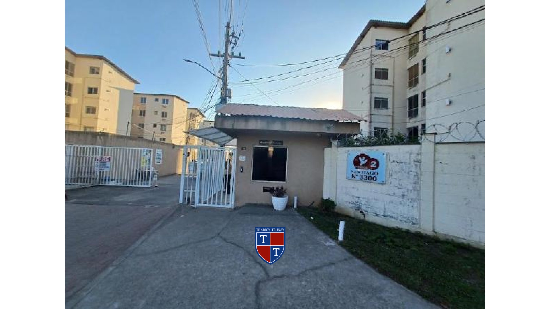 APARTAMENTO em SANTA CRUZ