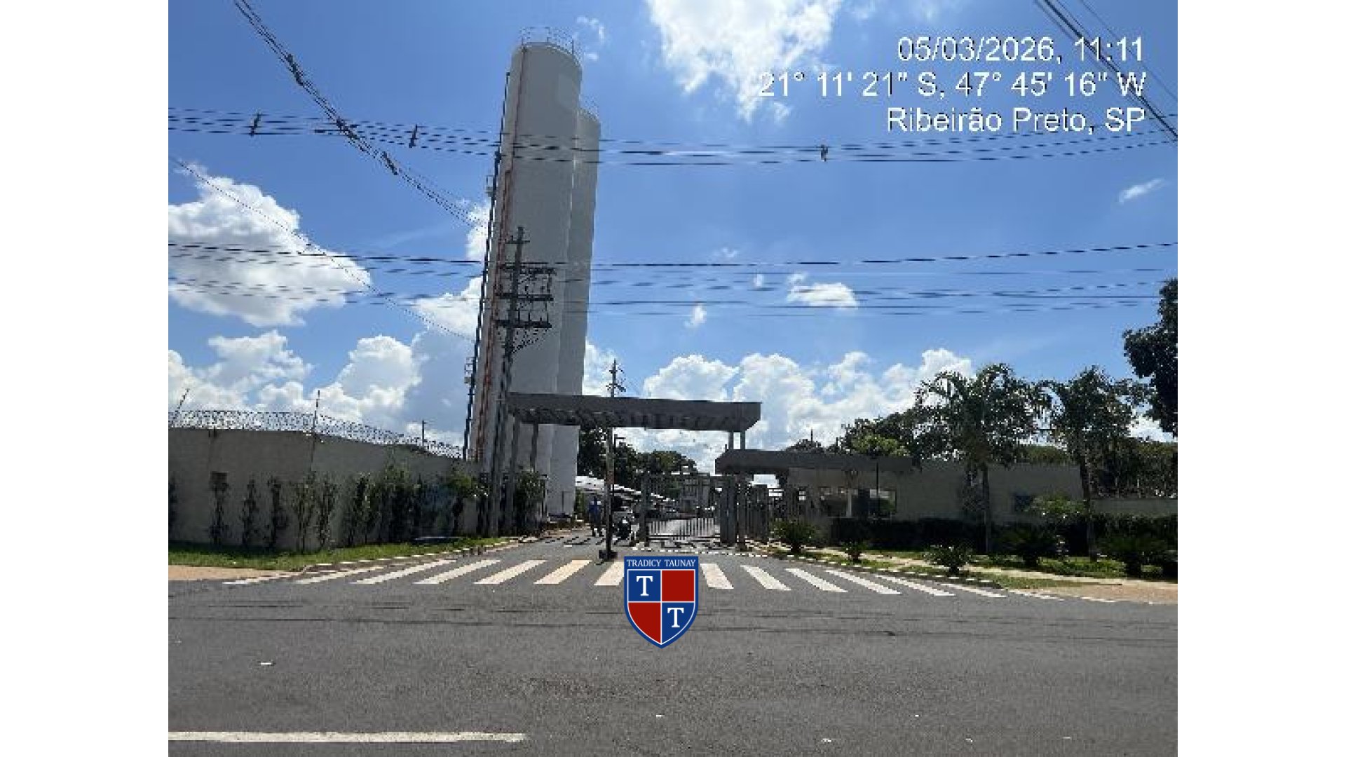 Foto 1 de APARTAMENTO em JARDIM INTERLAGOS - Imóvel Retomado Caixa