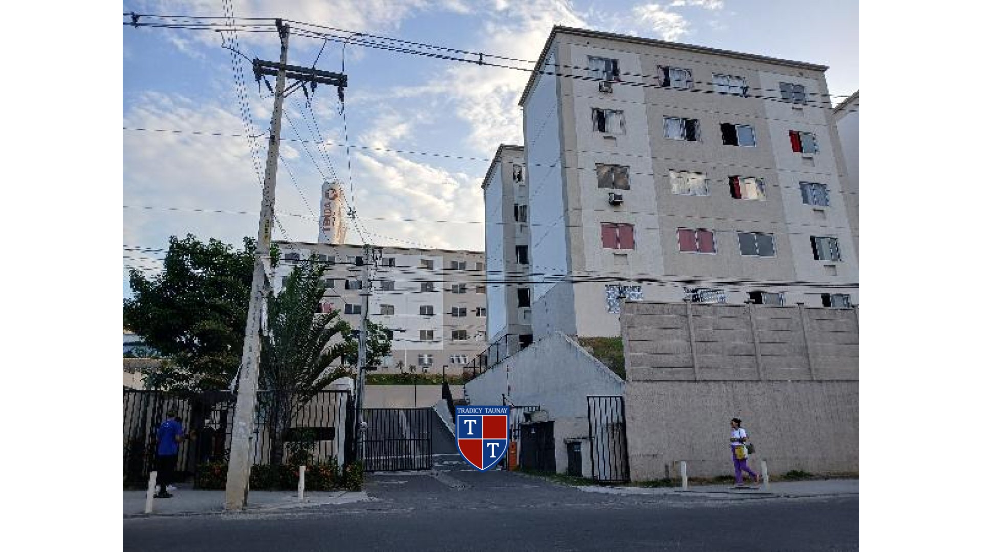 Foto 1 de APARTAMENTO em MONJOLOS - Imóvel Retomado Caixa