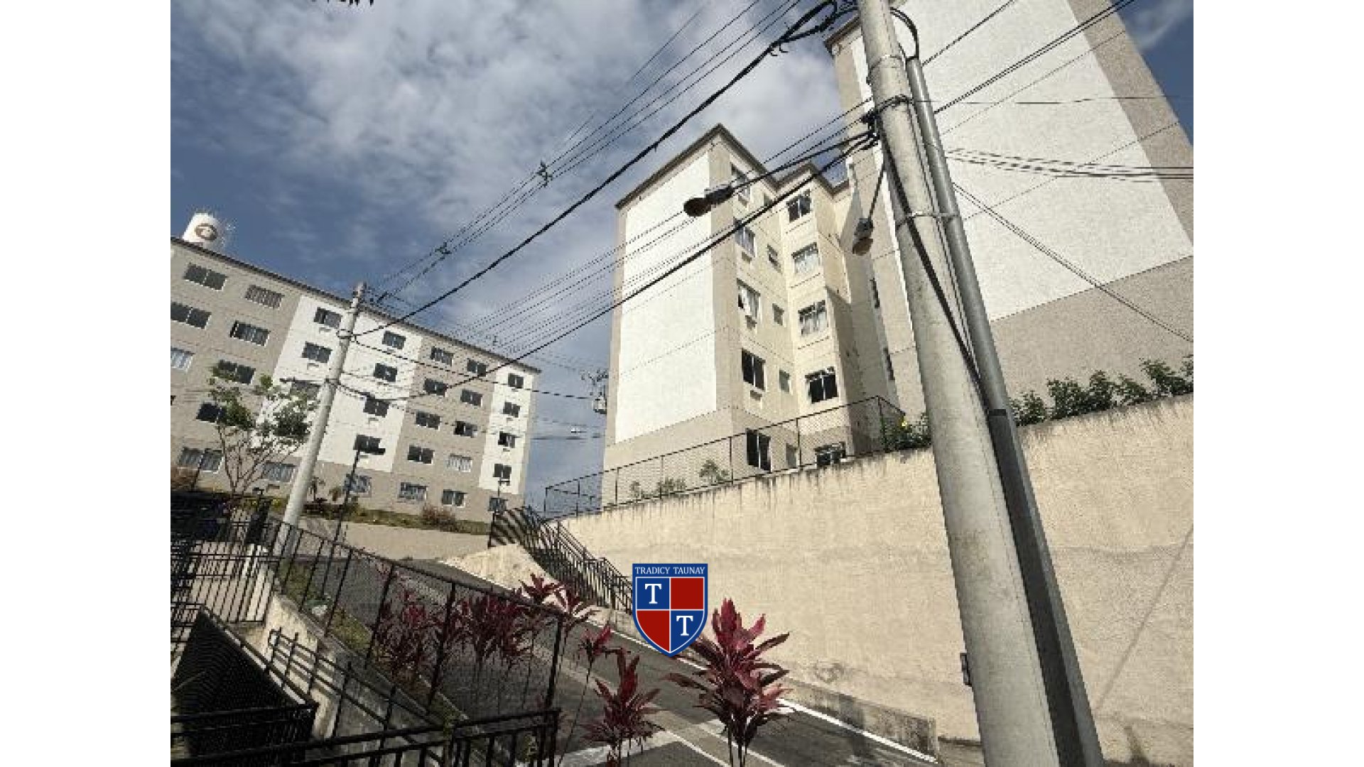 Foto 1 de APARTAMENTO em MONJOLOS - Imóvel Retomado Caixa