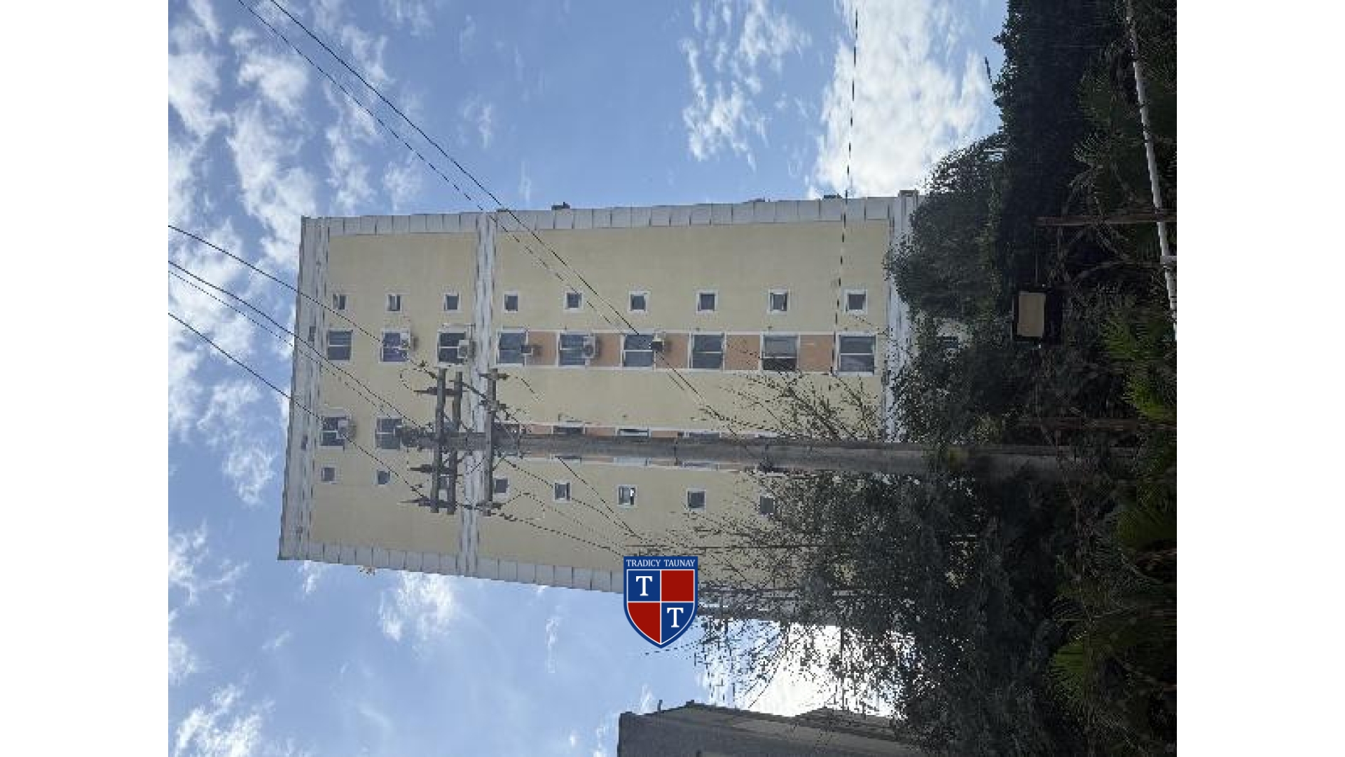 APARTAMENTO em COLEGIO