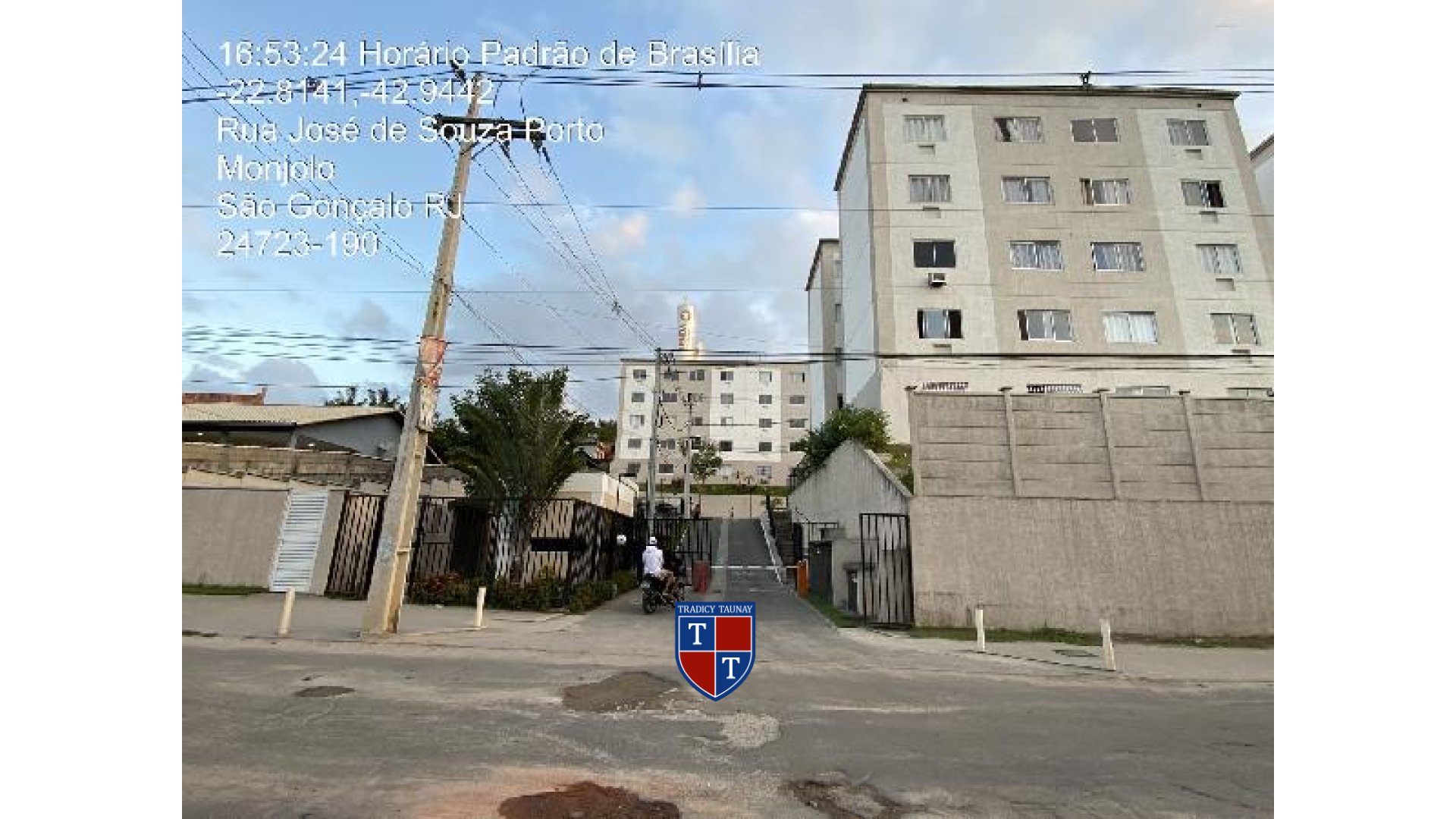 Foto 1 de APARTAMENTO em MONJOLOS - Imóvel Retomado Caixa