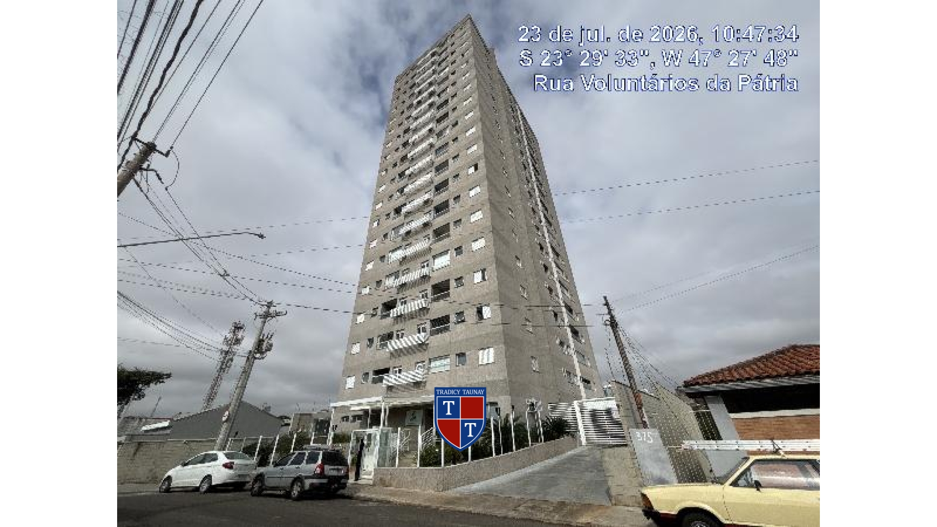 APARTAMENTO em VILA CARVALHO