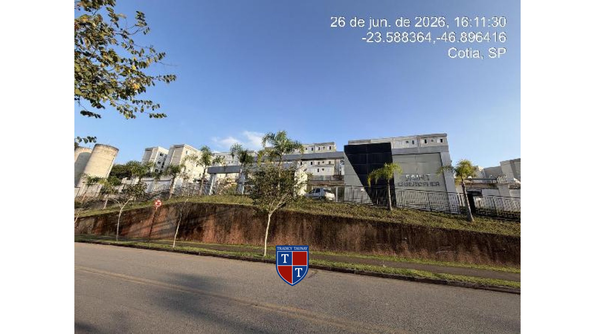 Foto 1 de APARTAMENTO em JARDIM CAIAPIA - Imóvel Retomado Caixa